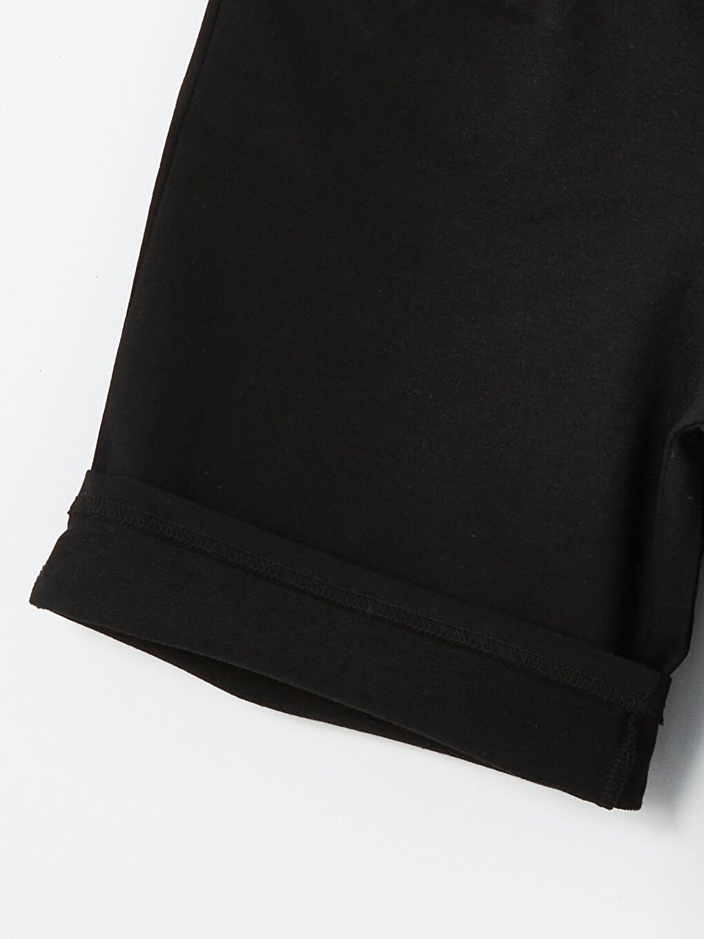 Siyah Rahat Kalıp Beli Lastikli Erkek Çocuk Şort-2