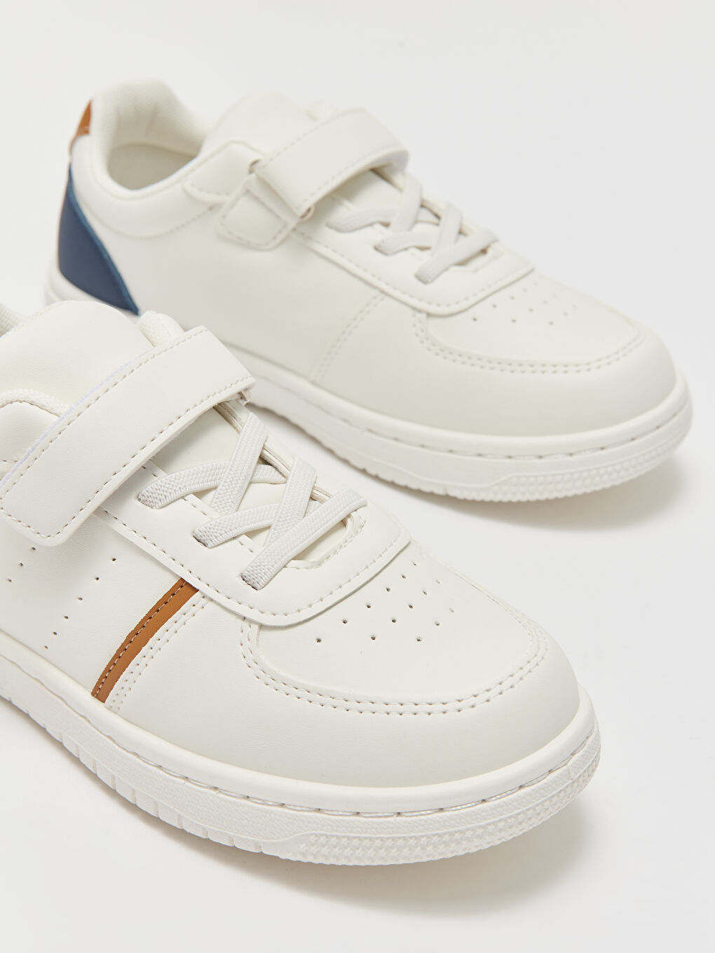 Кроссовки из искусственной кожи для мальчиков.-2