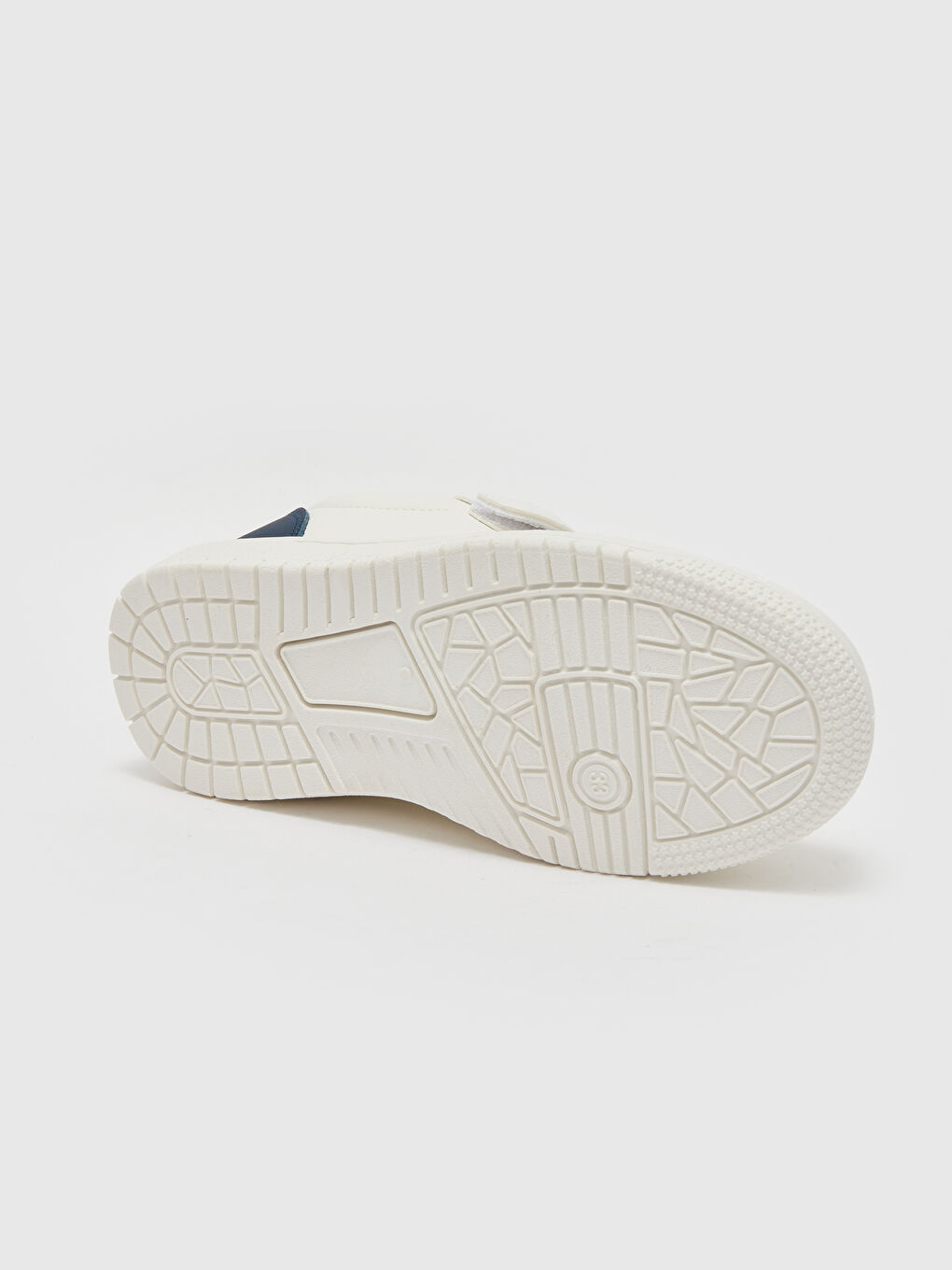 Кроссовки из искусственной кожи для мальчиков.-3