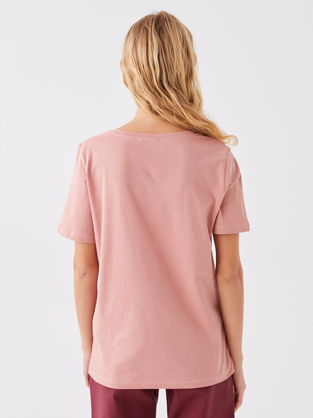 تيشيرت نسائي بياقة على شكل حرف V سادة بأكمام قصيرة-4