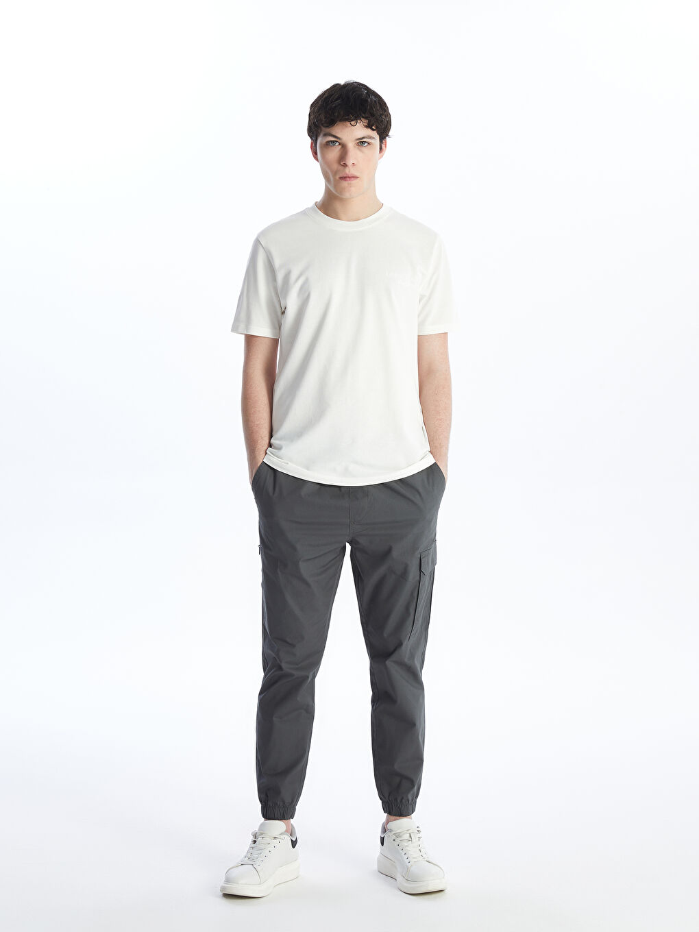 تيشيرت رجالي كم قصير بياقة دائرية مُنَظَّم-2