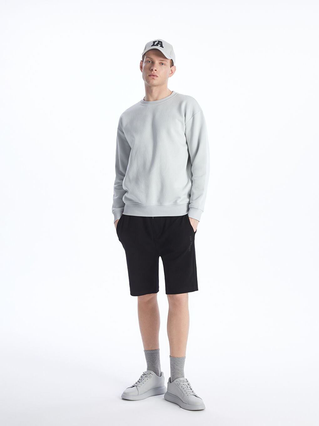 Siyah Standart Kalıp Erkek Şort