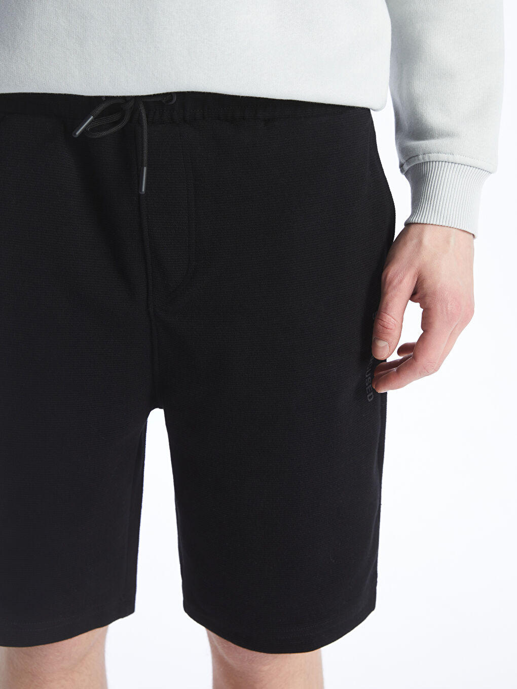 Siyah Standart Kalıp Erkek Şort-1
