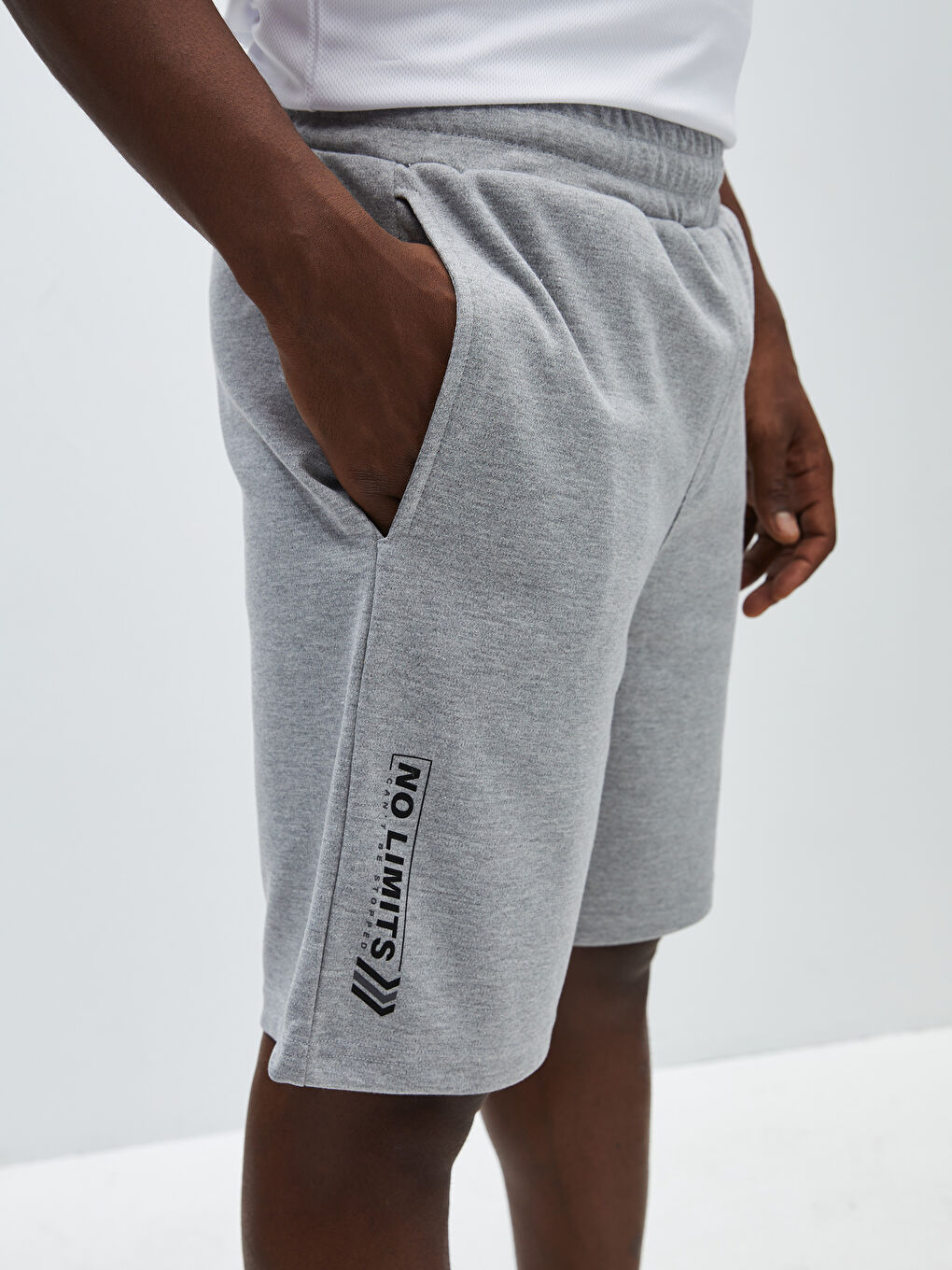Gri Standart Kalıp Erkek Spor Şort-4