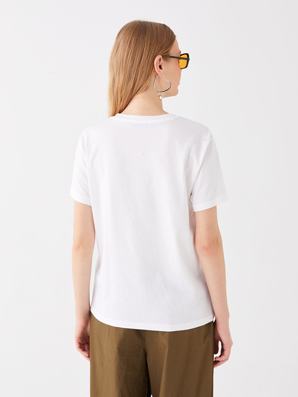 Beyaz Bisiklet Yaka Baskılı Kısa Kollu Kadın Tişört-4