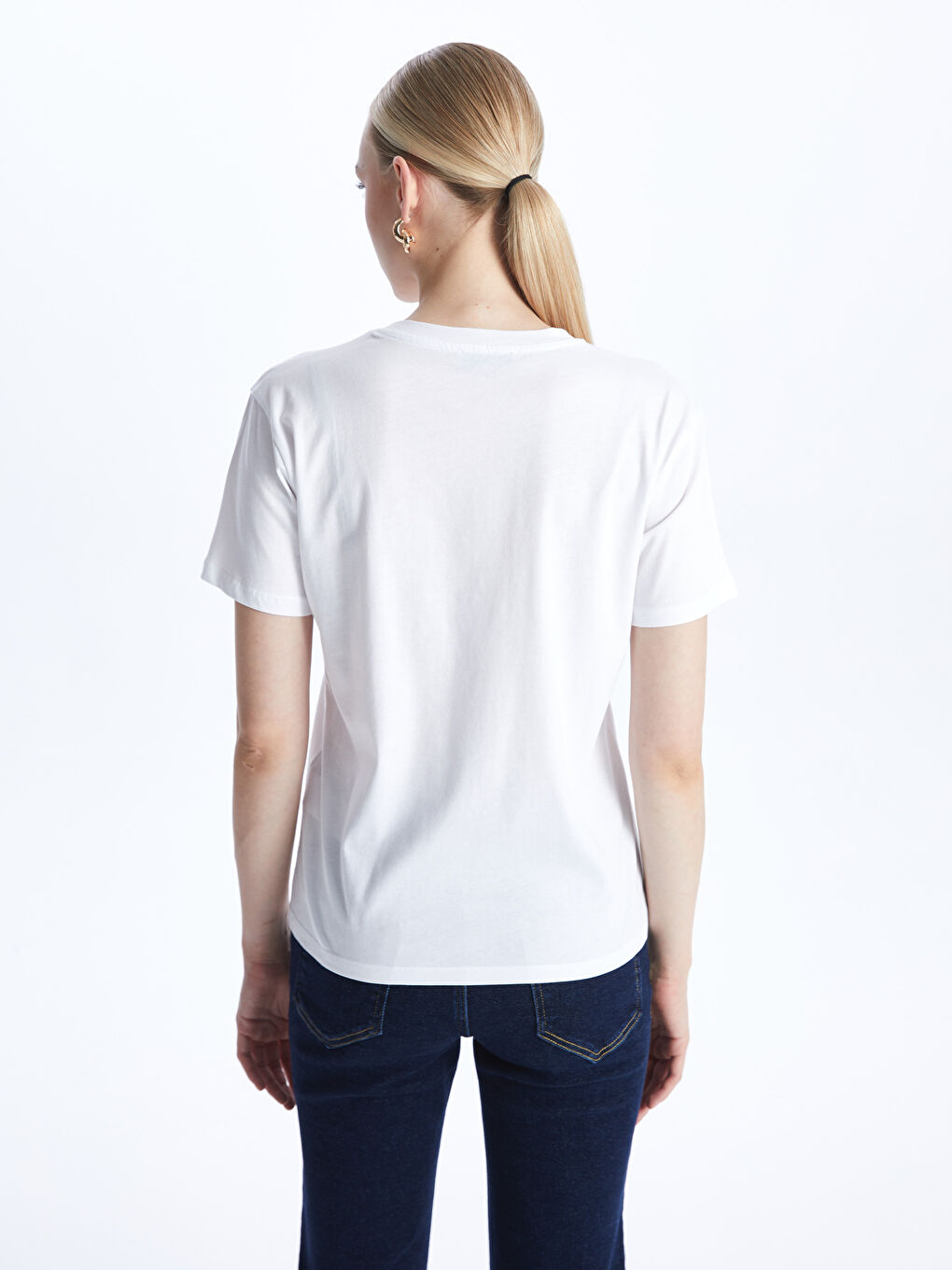 Beyaz Bisiklet Yaka Baskılı Kısa Kollu Kadın Tişört-4