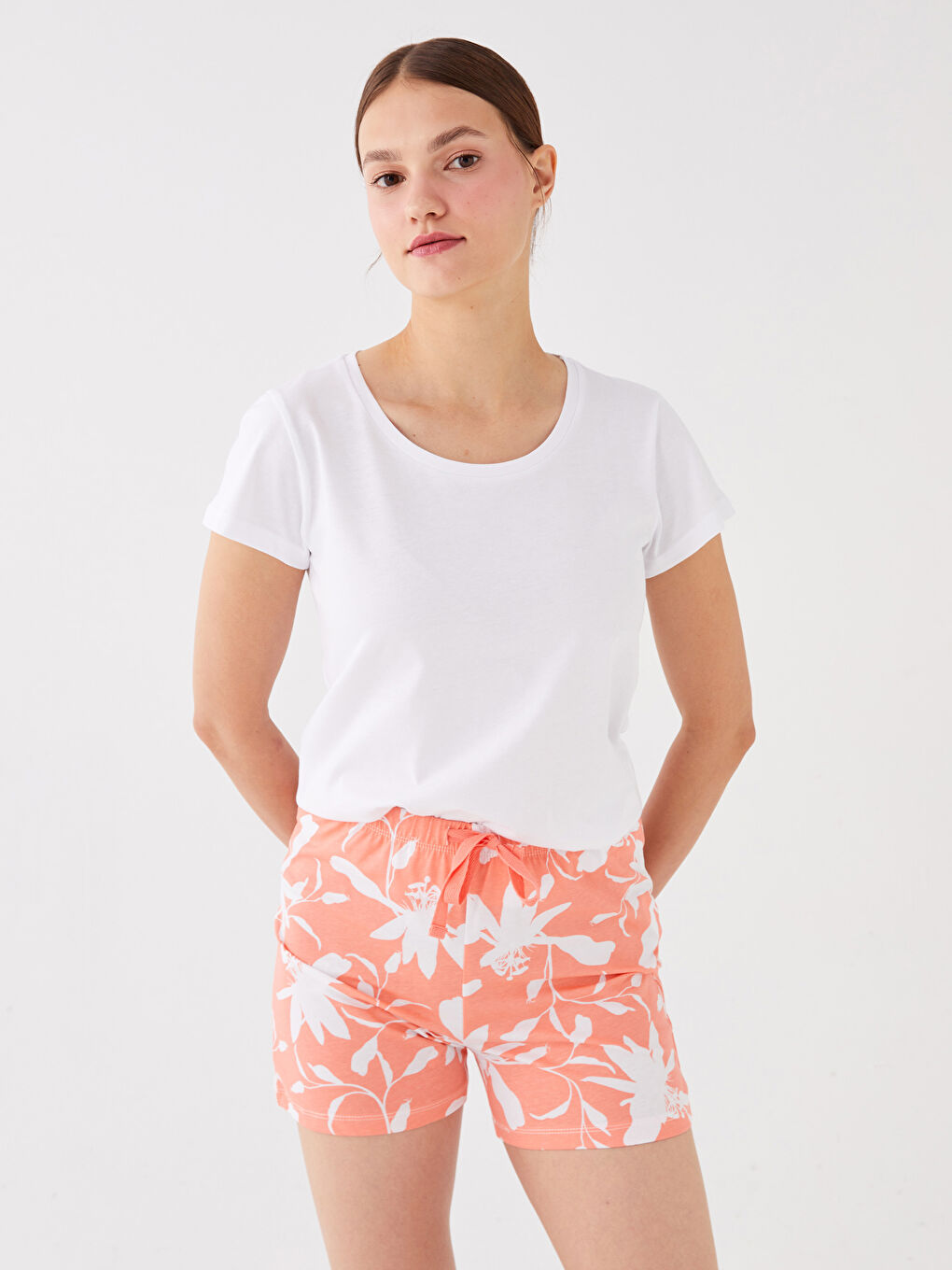 Mercan Bisiklet Yaka Desenli Kısa Kollu Kadın Şortlu Pijama Takımı-1