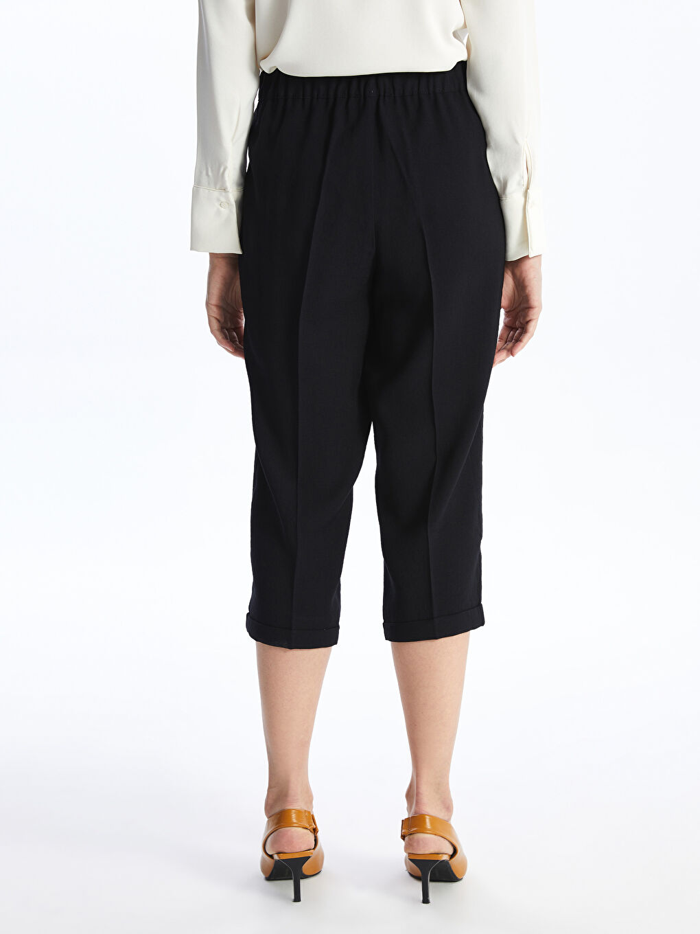 Siyah Beli Lastikli Rahat Kalıp Kadın Kapri-4