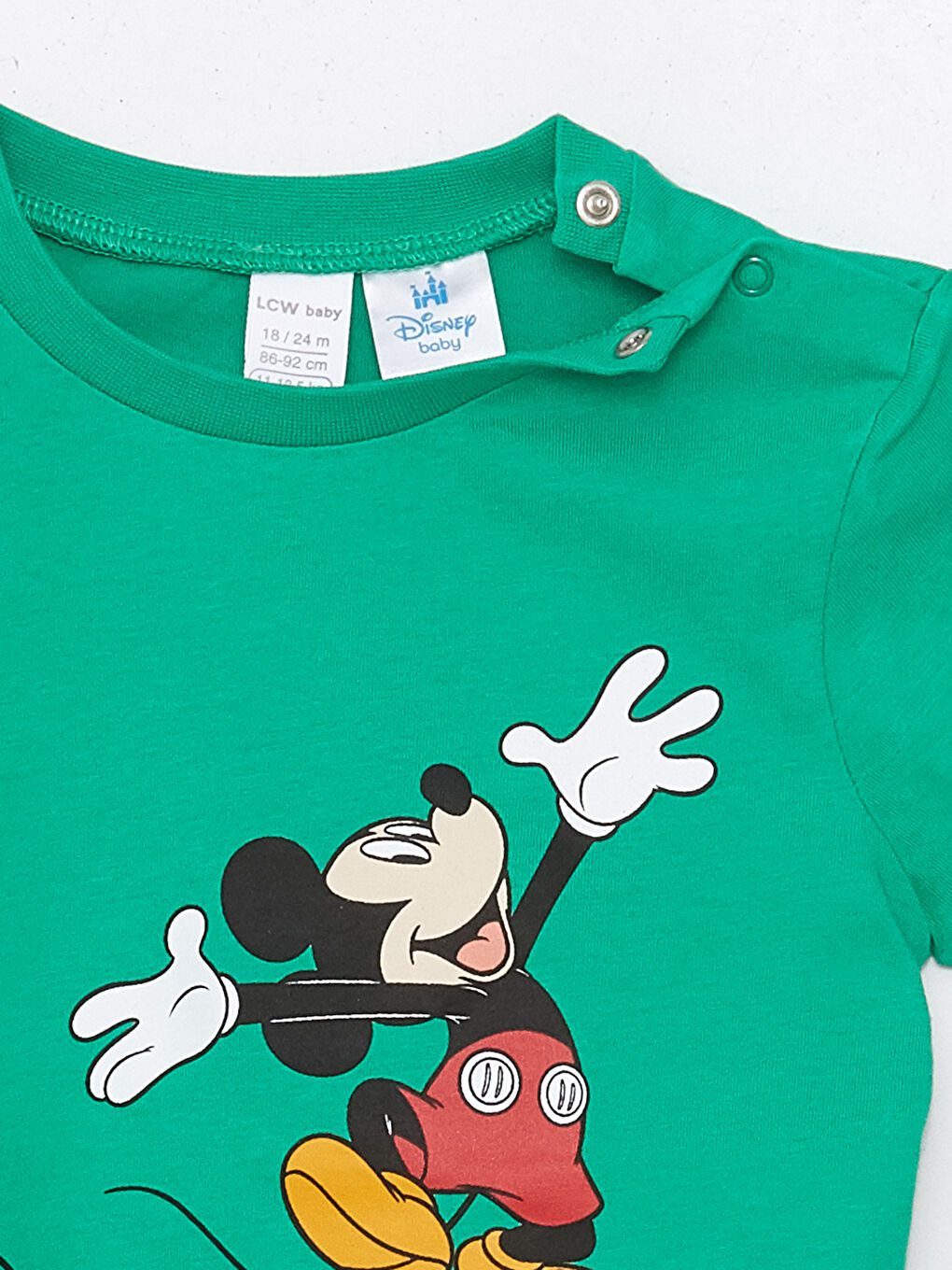 LCW baby Nane Yeşili Bisiklet Yaka Kısa Kollu Mickey Mouse Baskılı Erkek Bebek Şortlu Pijama Takımı - 3