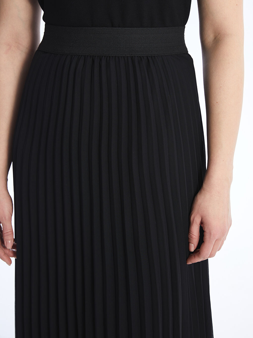 Elastic Waist Plain Pleated Women's Skirt-4