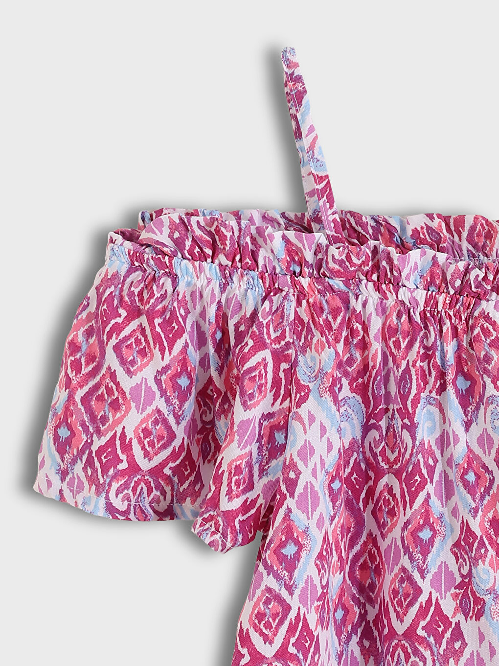 بلوزة قص للبنات بياقة سلاش منقوشة-3