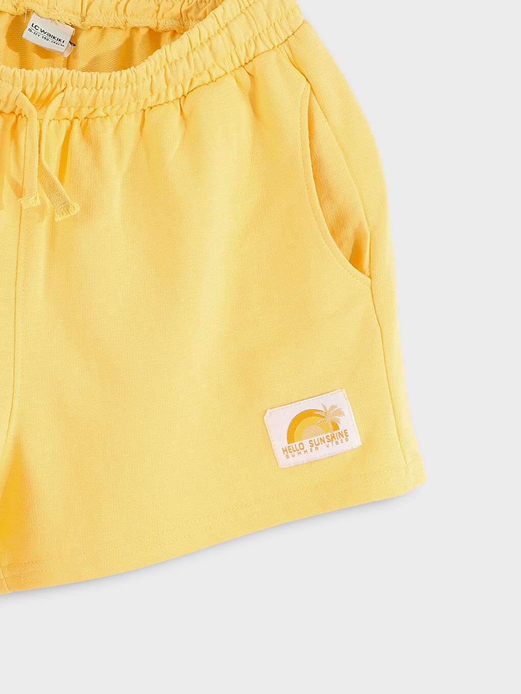 LCW Kids Къси панталонки за момичета с еластична талия и джобове -S4DG29Z4-FXD