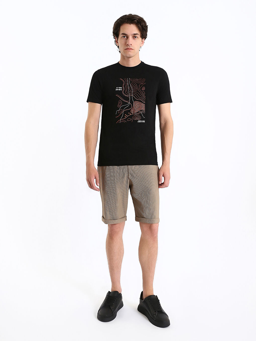 Ерлерге арналған трикотаж дөңгелек жағалы қысқа жең принтті мақта футболка-2