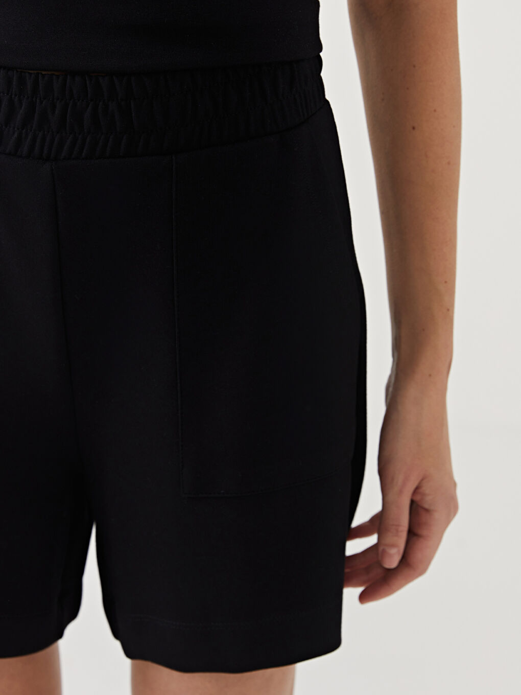Women's Elastic Waist Regular Shorts -S4DJ42Z8-CVL