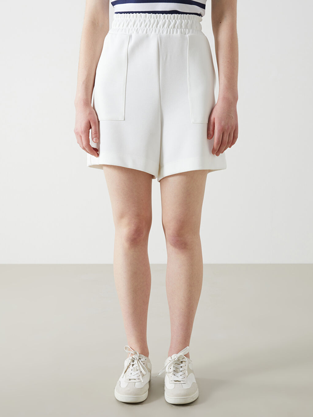 Women's Elastic Waist Regular Shorts -S4DJ42Z8-R9J