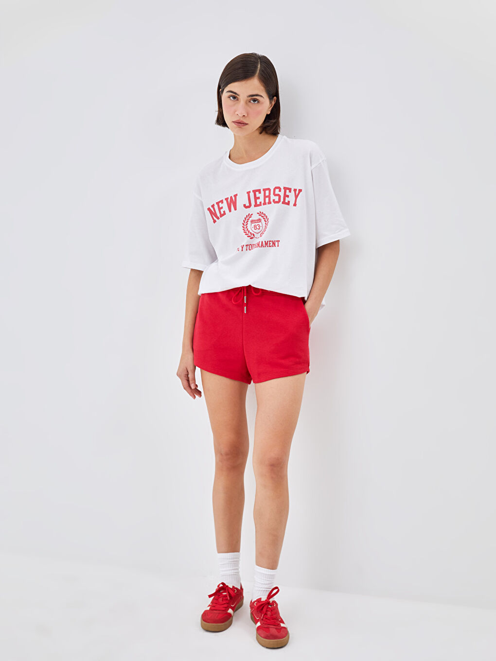 Kırmızı Kadın Beli Lastikli Düz Şort