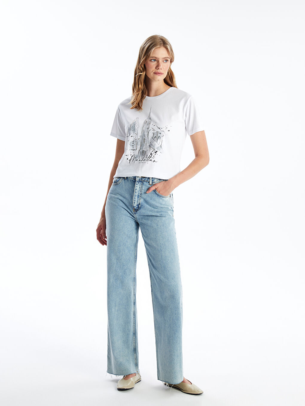 Beyaz Bisiklet Yaka Baskılı Kısa Kollu Kadın Tişört-2