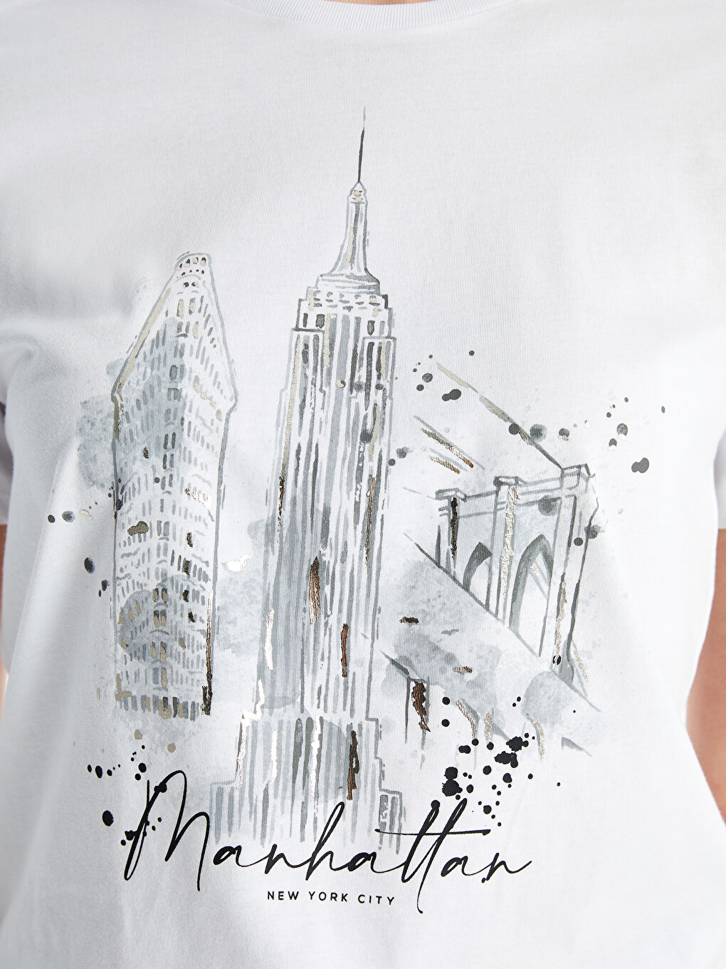 Beyaz Bisiklet Yaka Baskılı Kısa Kollu Kadın Tişört-3