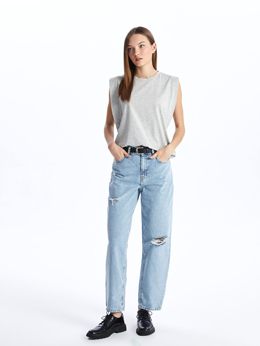 Gri Bisiklet Yaka Düz Kısa Kollu Kadın Tişört-2