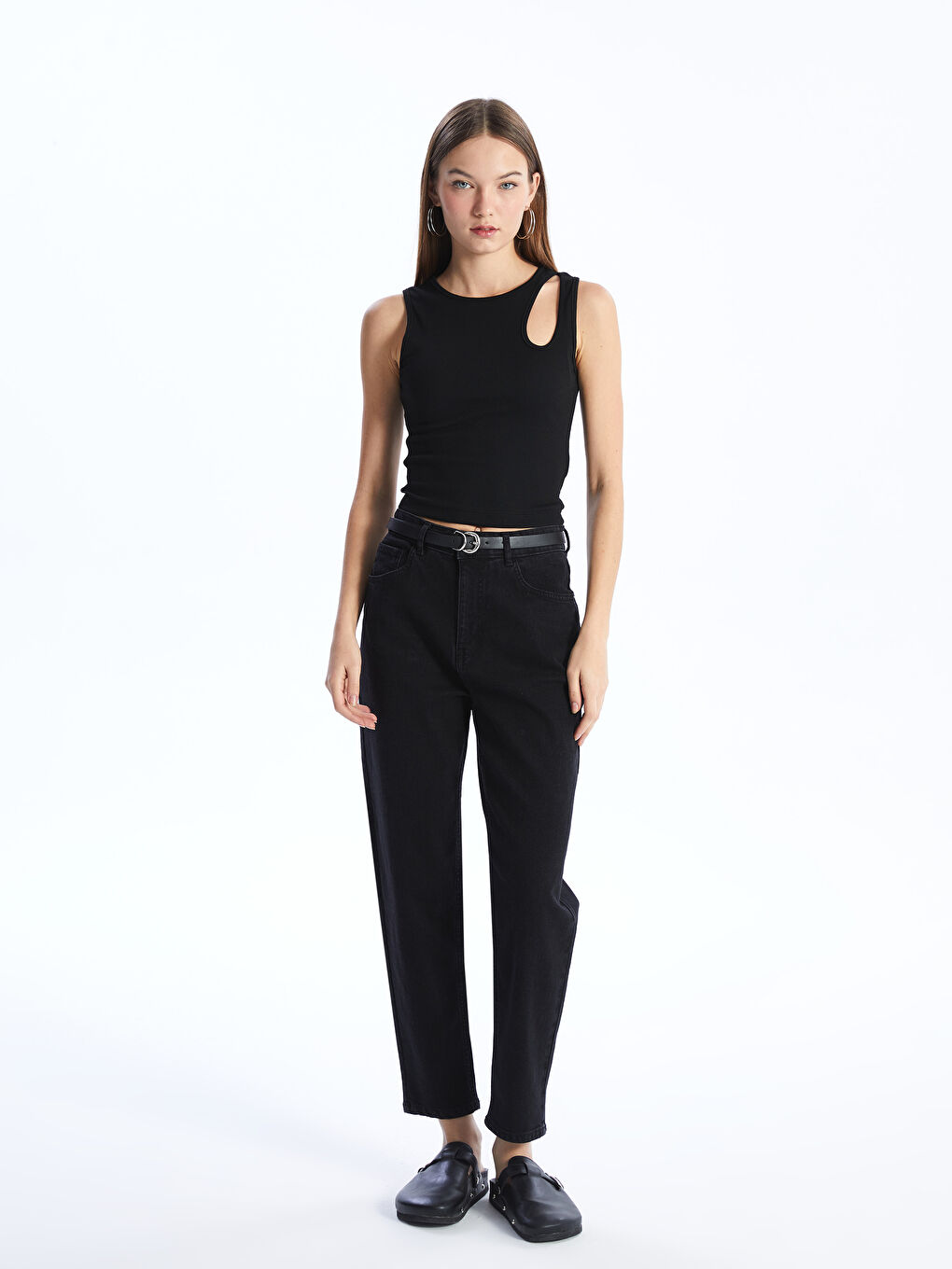 Siyah Bisiklet Yaka Düz Crop Kadın Atlet-2