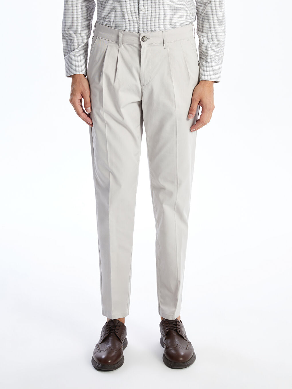 LCWAIKIKI Classic Açık Gri Standart Kalıp Gabardin Erkek Chino Pantolon - 1