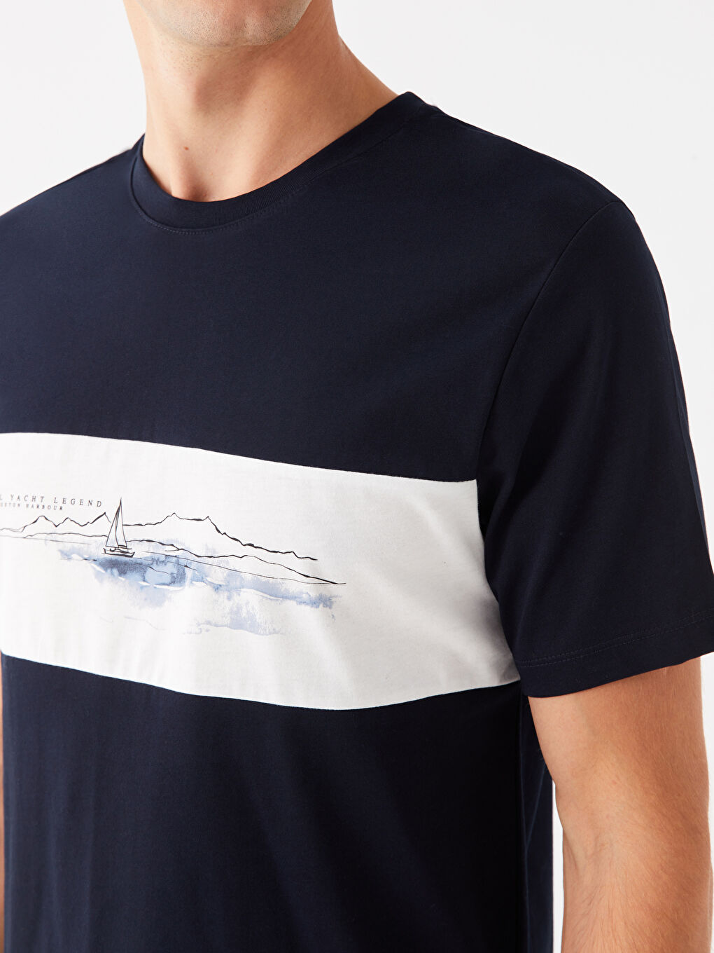 Lacivert Bisiklet Yaka Kısa Kollu Baskılı Erkek Tişört-3