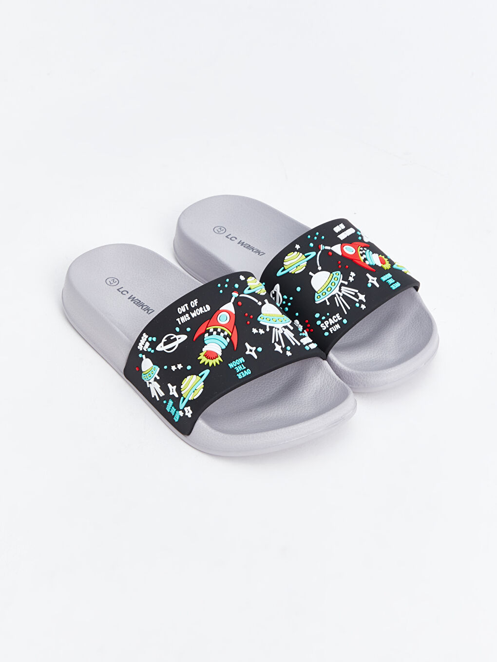 شباشب للأولاد بطبعة الفضاء