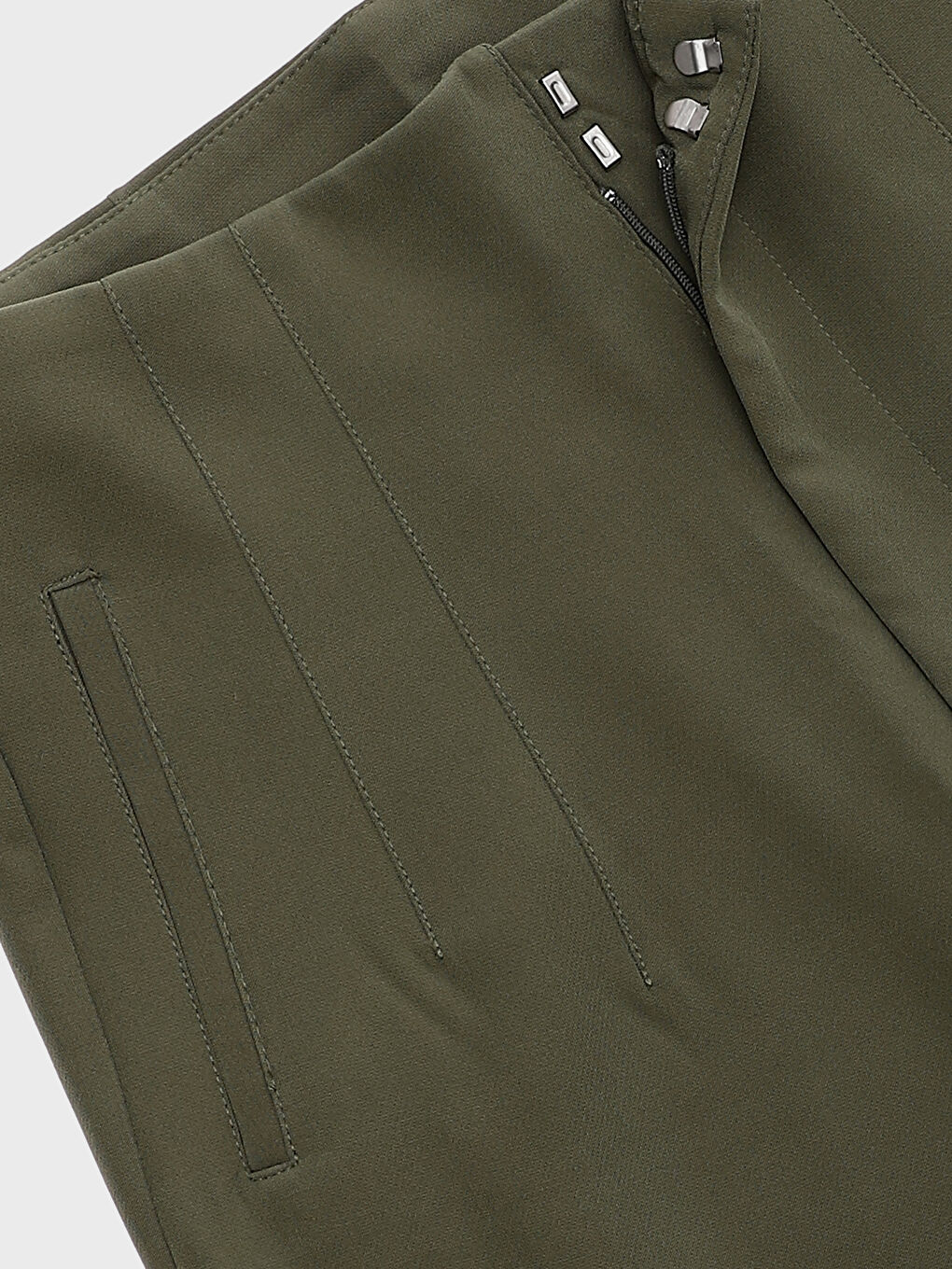 Women's Carrot Fit Plain Trousers-2