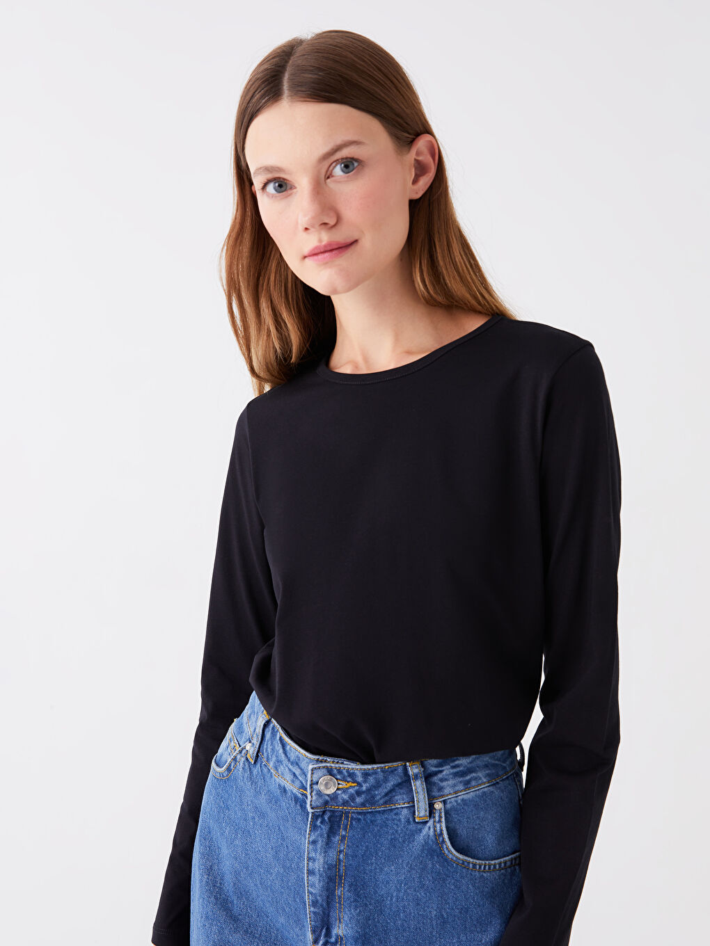 Jednostavna ženska majica okruglog izreza dugih rukava-1