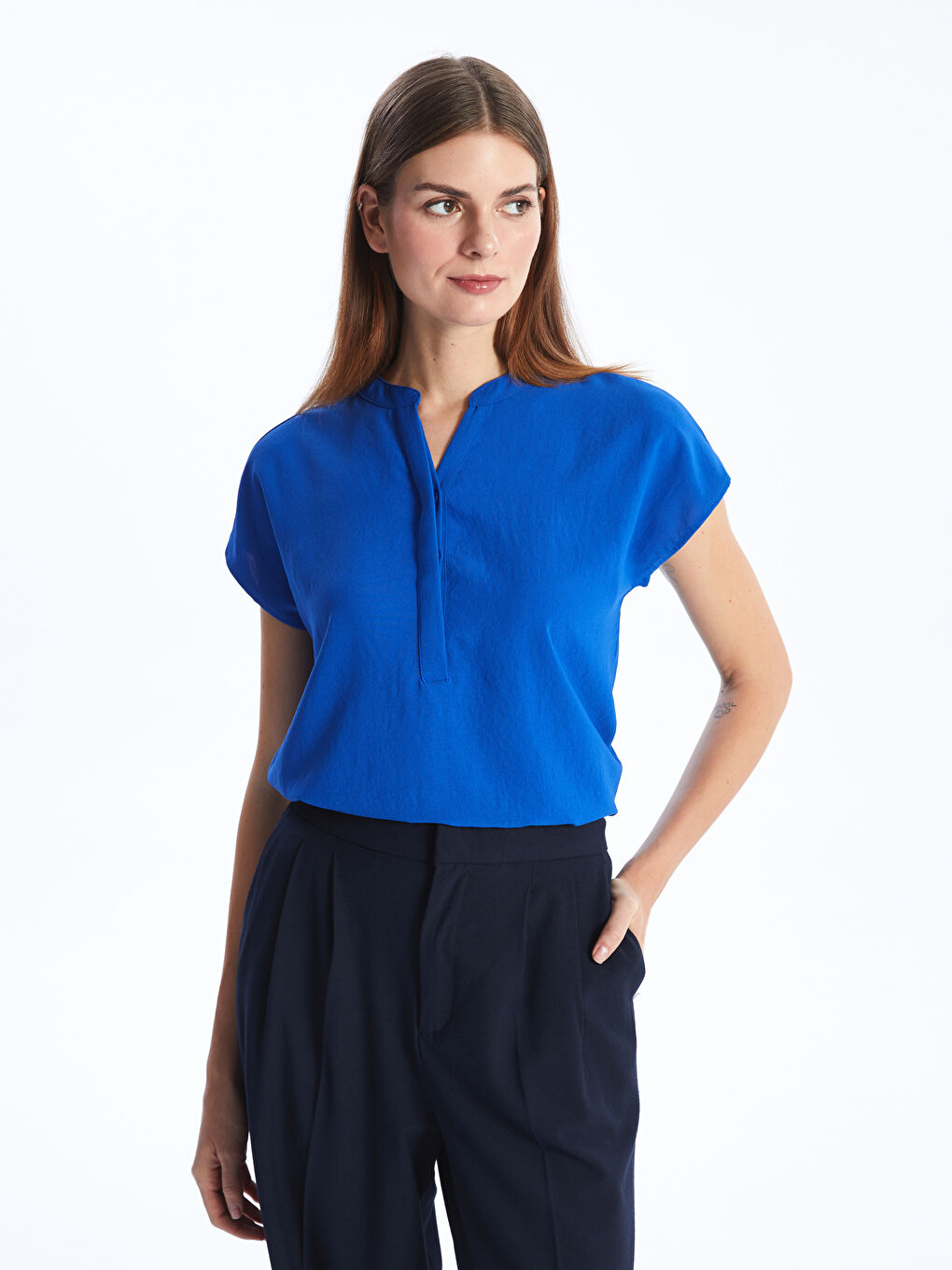 Блузка с вырезом с выемкой, однотонная, с коротким рукавом для женщин