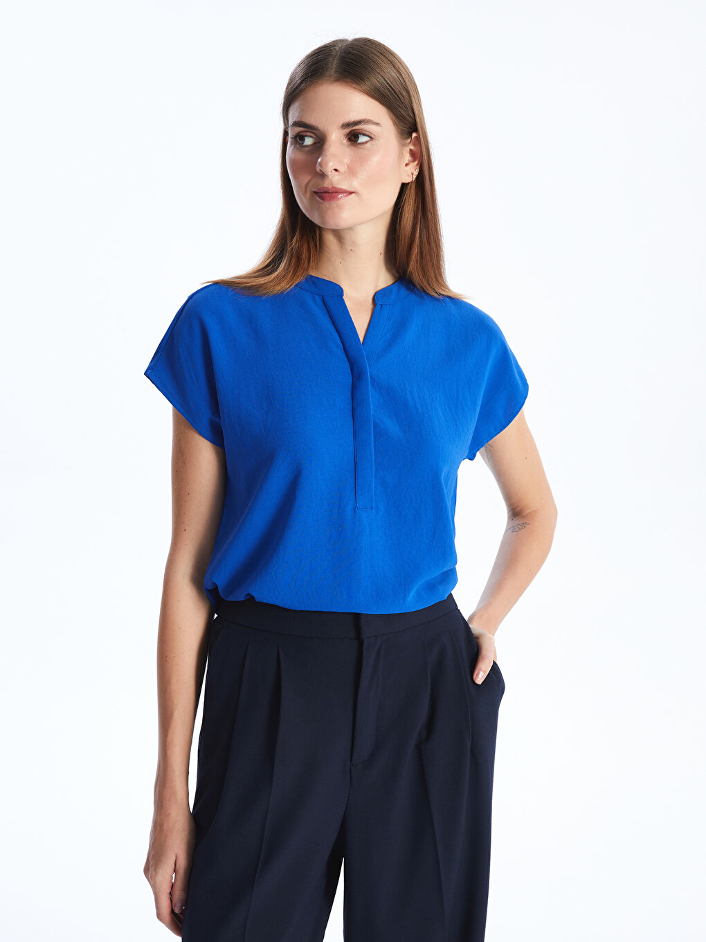 Блузка с вырезом с выемкой, однотонная, с коротким рукавом для женщин-1