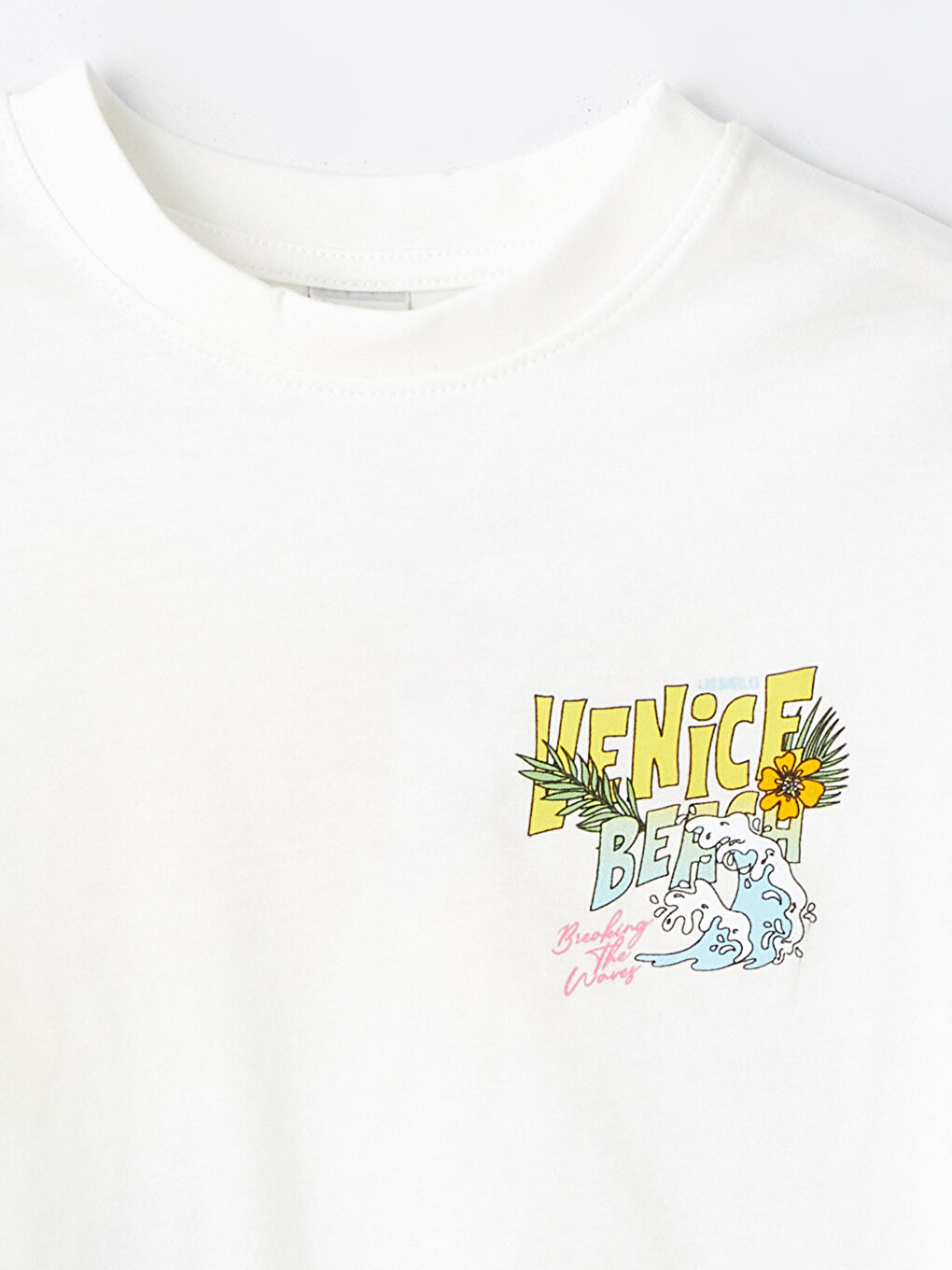 تيشيرت للبنات بياقة دائرية مطبوع كم قصير-2