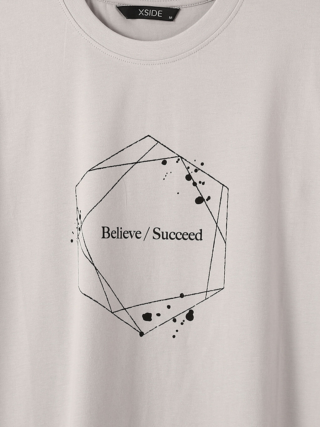 تيشيرت رجالي كم قصير مطبوع بياقة دائرية-2