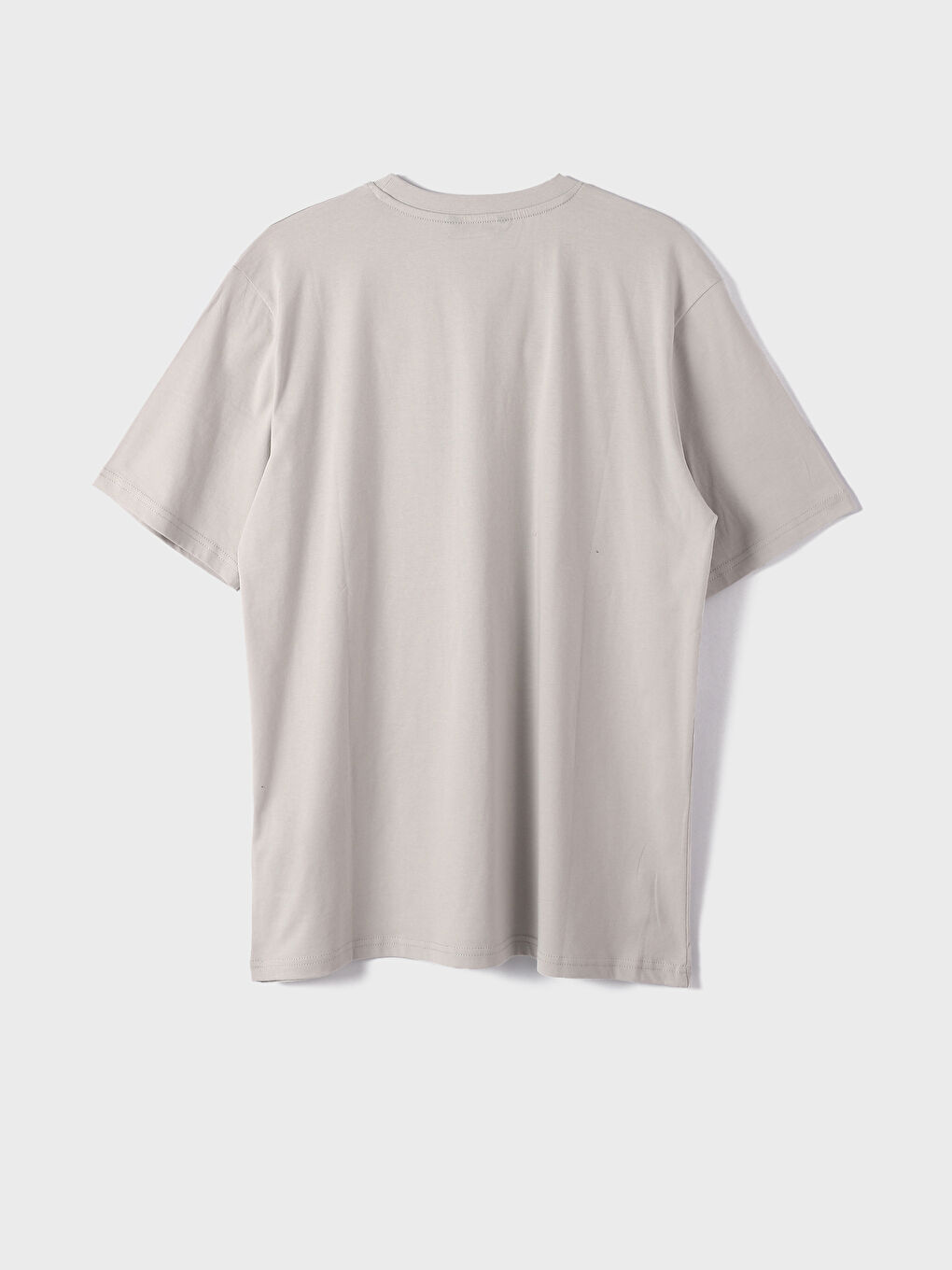 تيشيرت رجالي كم قصير مطبوع بياقة دائرية-3