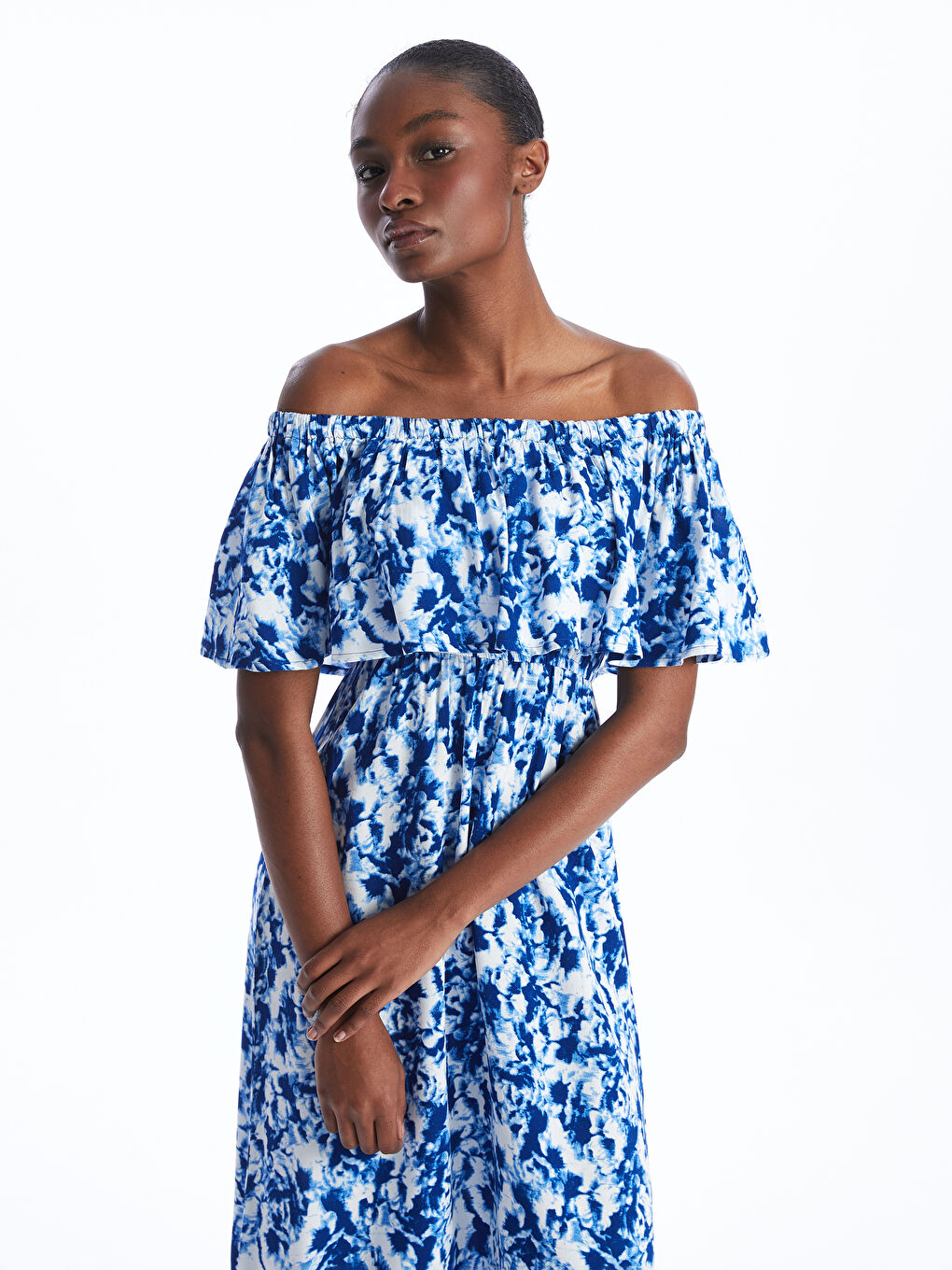 ქალებისთვის ნიმუშიანი მოკლე სახელო გაჭრილი ყელი კაბა-1