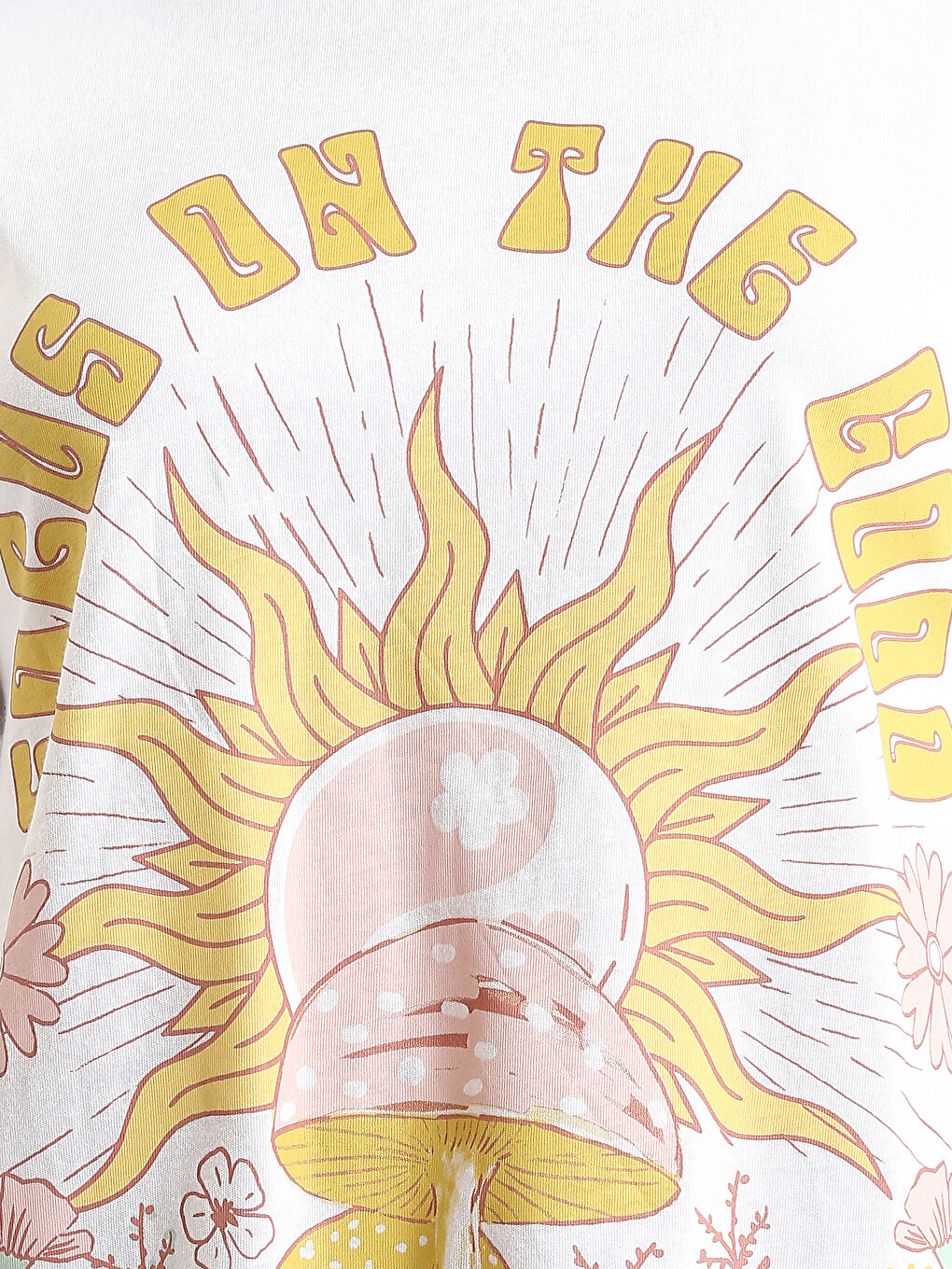 تي شيرت نسائي بطبعة برقبة مدورة وكم قصير-4