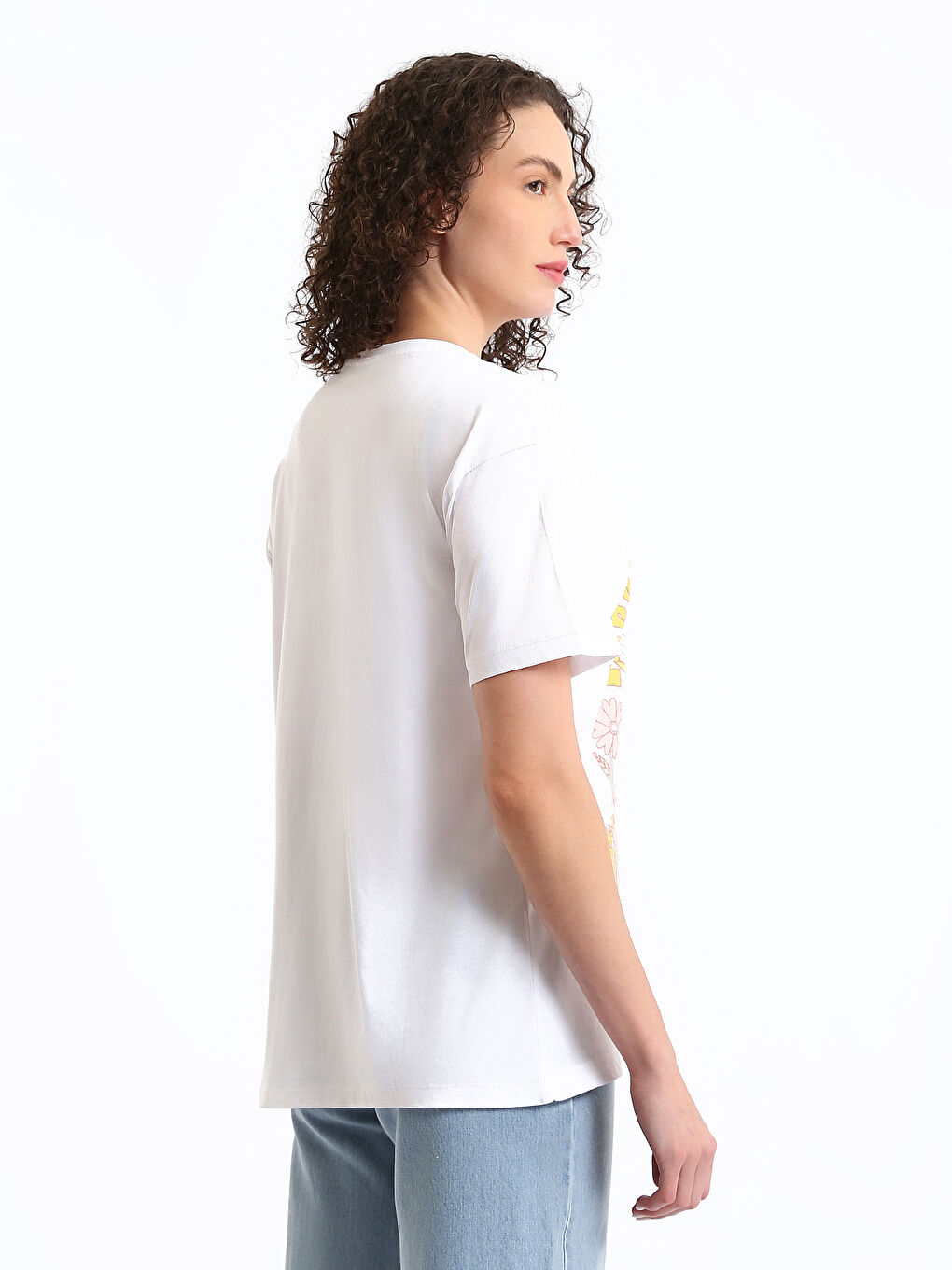 تي شيرت نسائي بطبعة برقبة مدورة وكم قصير-8