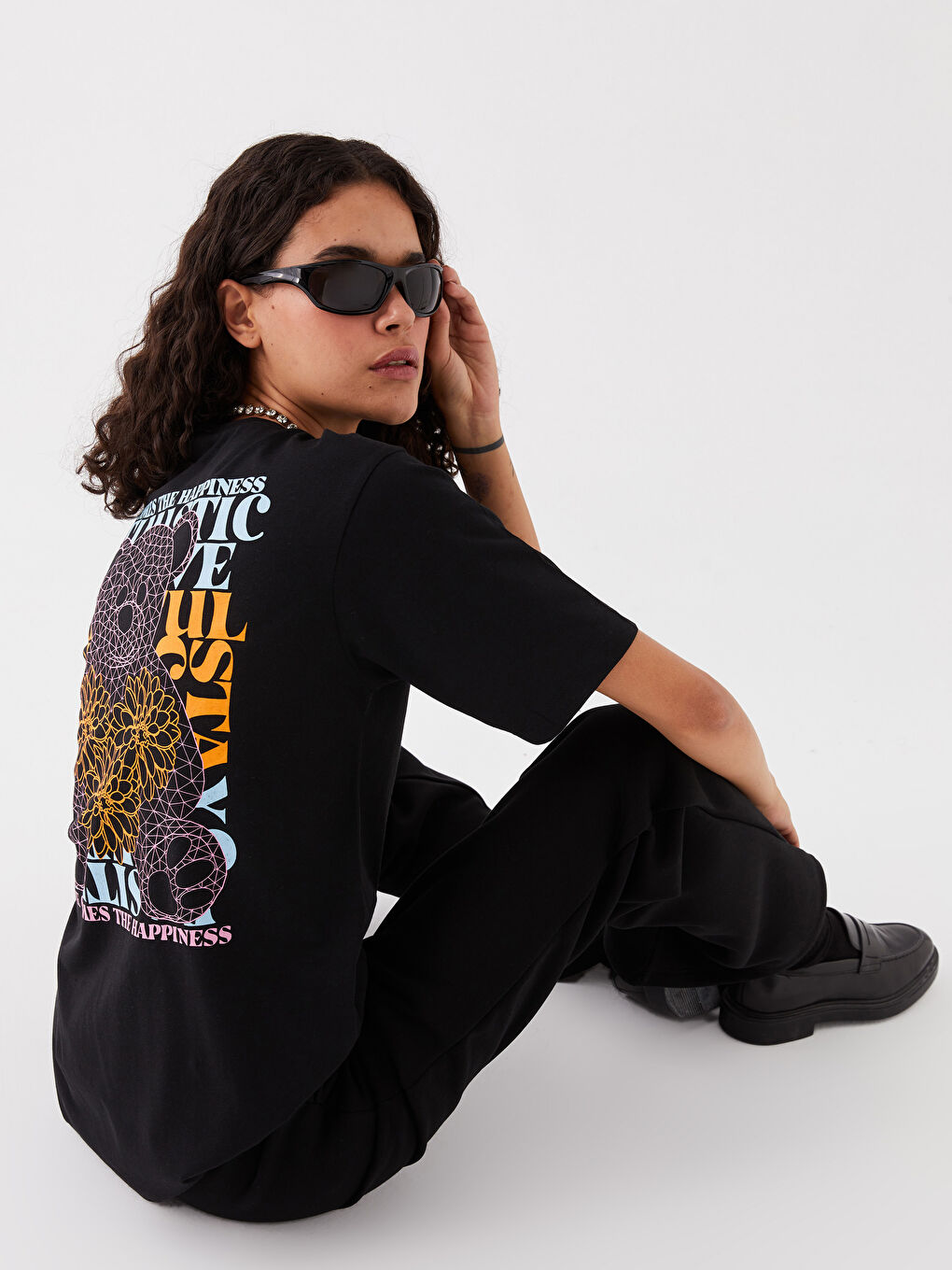 Siyah Bisiklet Yaka Baskılı Kısa Kollu Oversize Kadın Tişört
