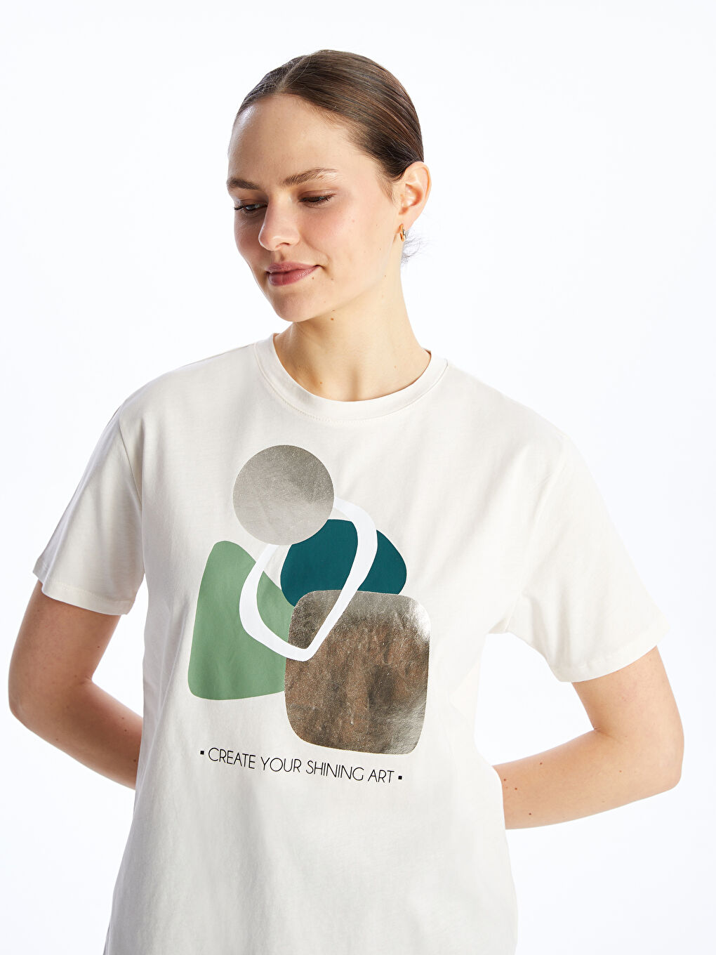 Ekru Bisiklet Yaka Baskılı Kısa Kollu Kadın Tunik-2