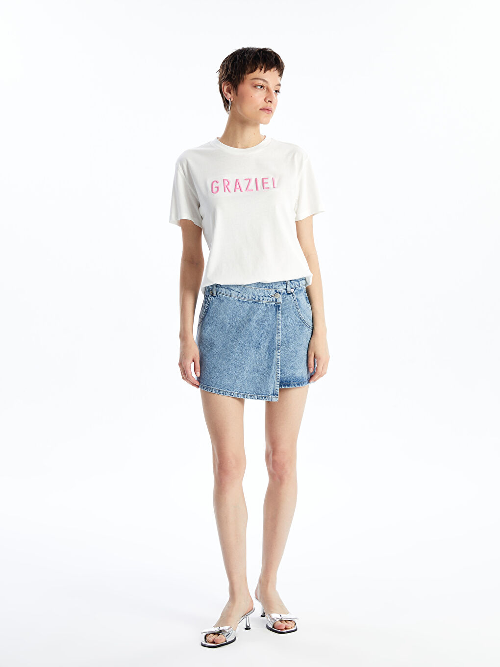 تيشيرت نسائي بأكمام قصيرة وياقة دائرية مطبوع-1