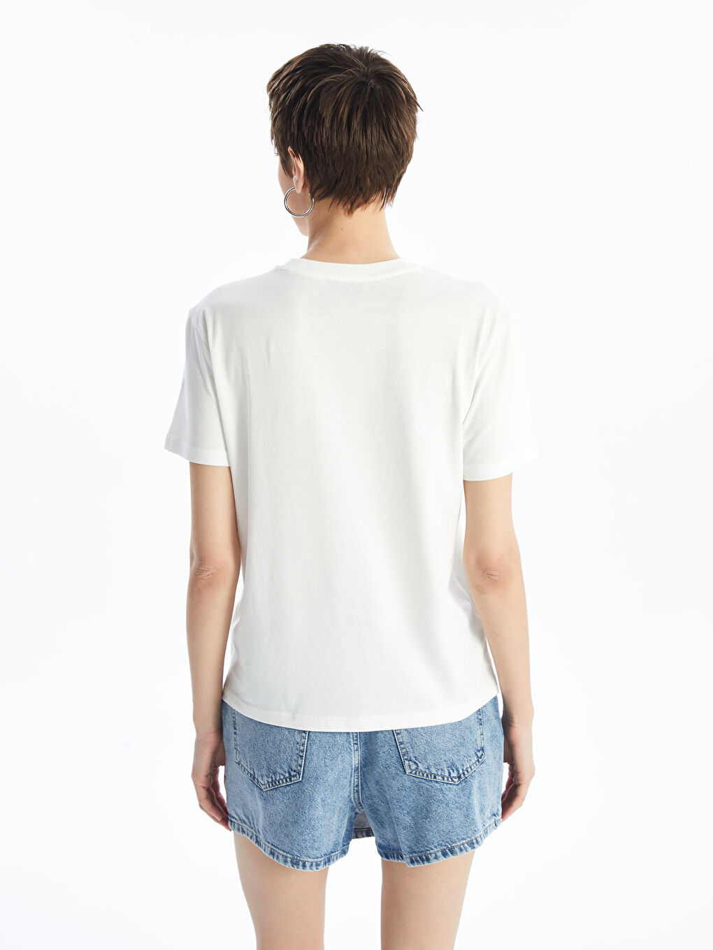 تيشيرت نسائي بأكمام قصيرة وياقة دائرية مطبوع-3