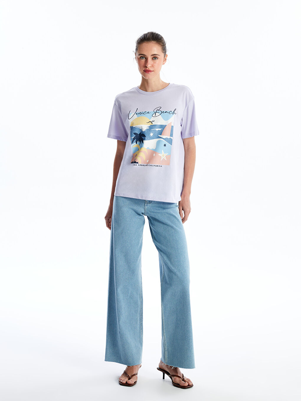 تيشيرت نسائي بأكمام قصيرة وياقة دائرية مطبوع-1