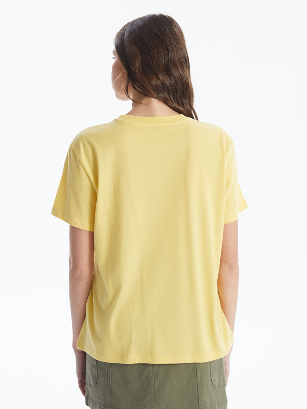 تيشيرت نسائي بأكمام قصيرة وياقة دائرية مطبوع-4