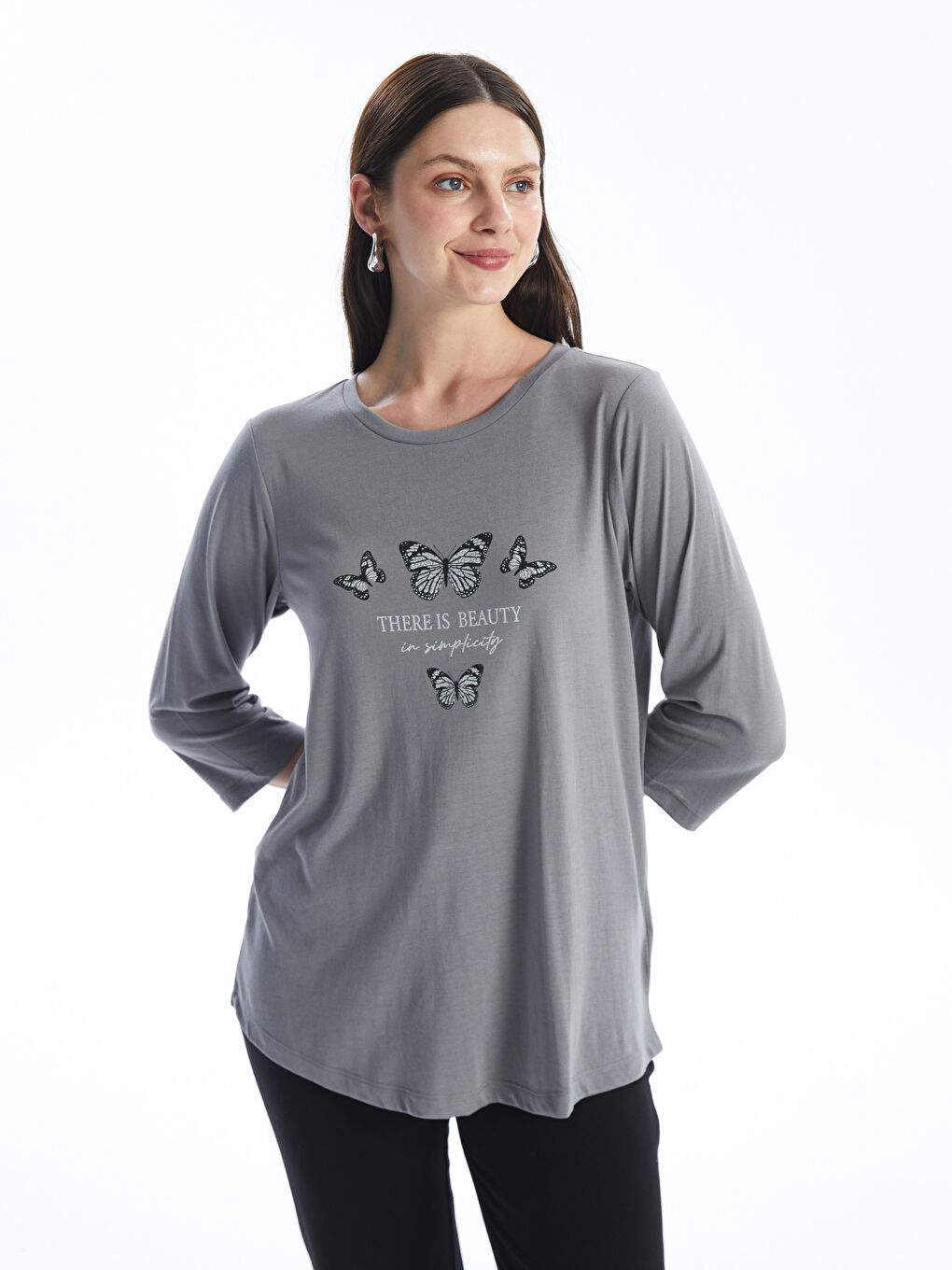 تيشيرت مطبوع بياقة دائرية للسيدات