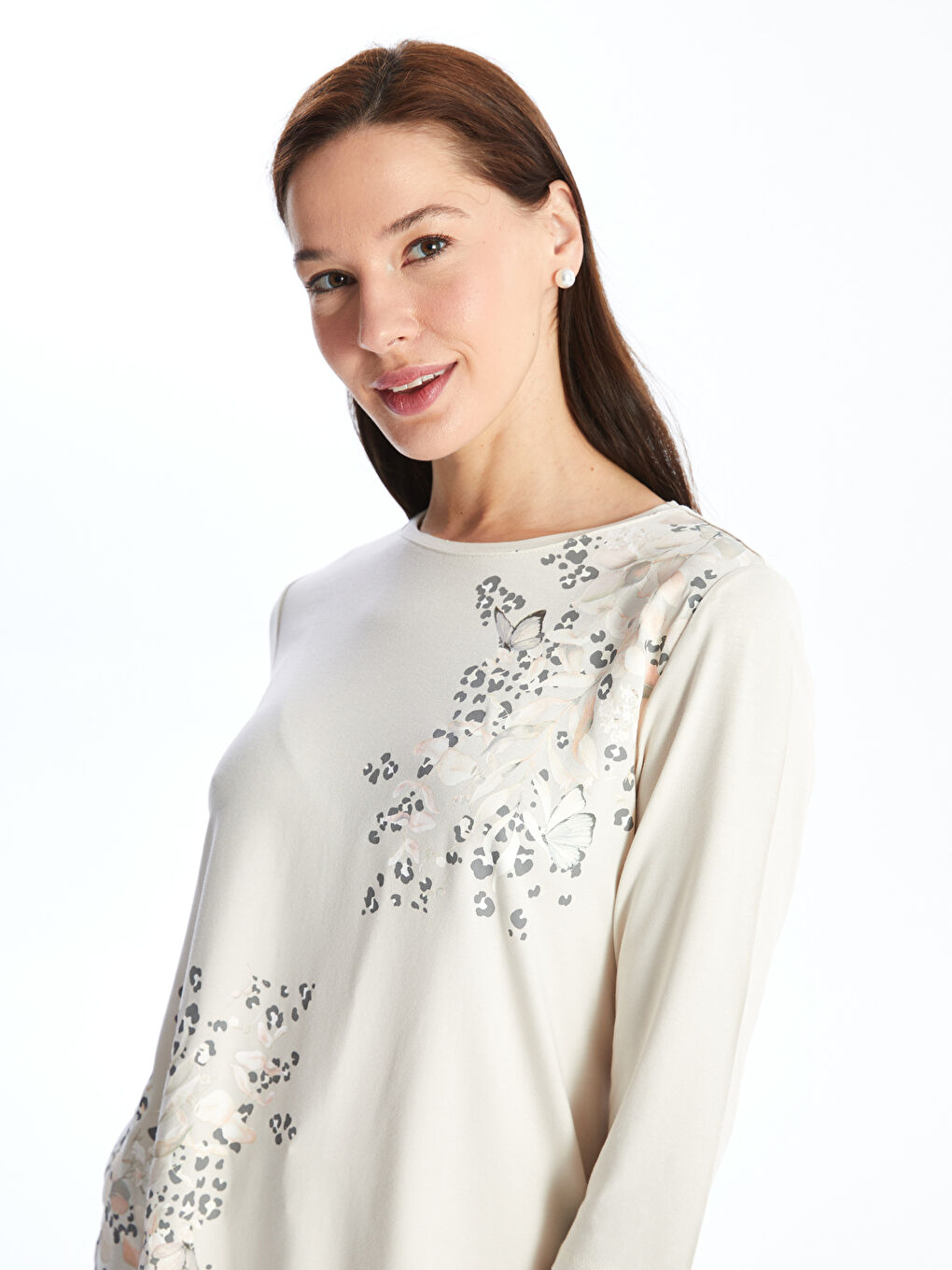 Beyaz Bisiklet Yaka Çiçekli Kadın Bluz-1