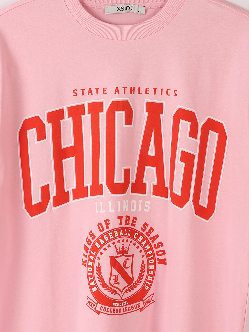 تيشيرت مطبوع بياقة دائرية وكم قصير للسيدات-3