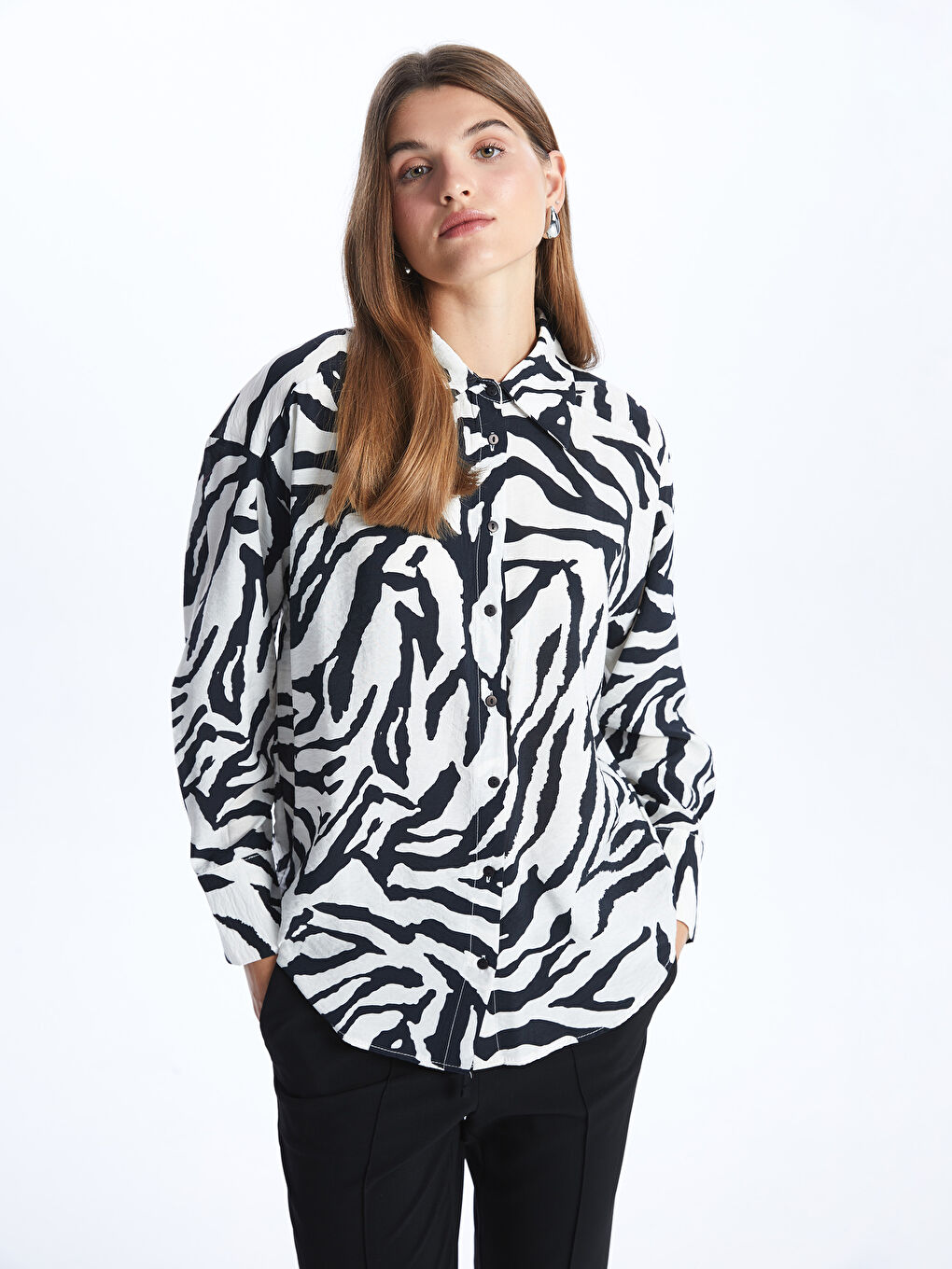 Siyah Desenli Uzun Kollu Kadın Gömlek