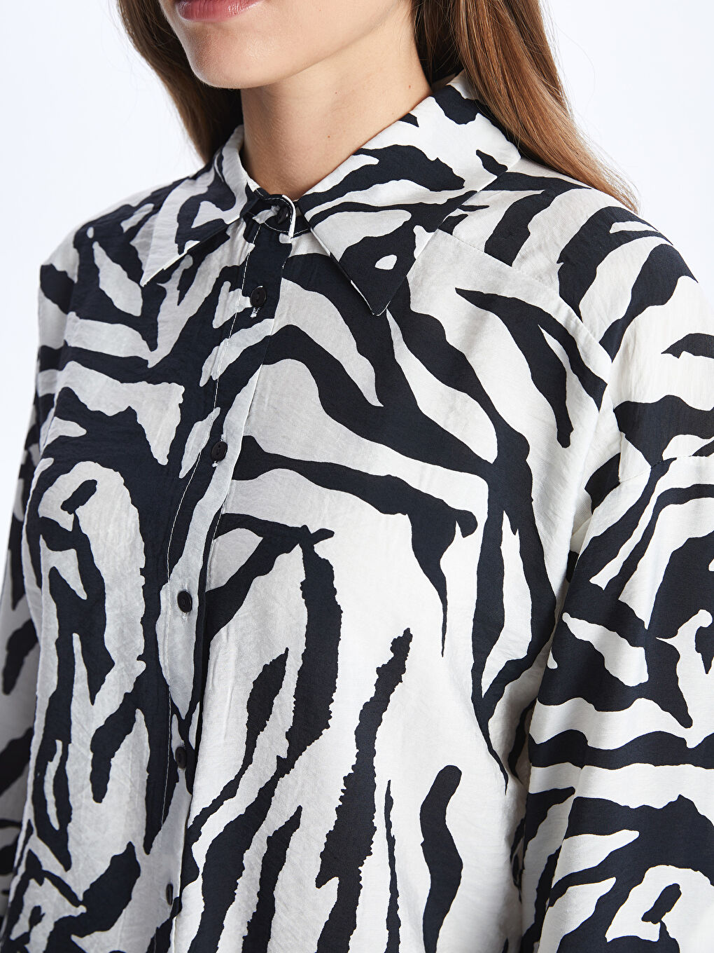 Siyah Desenli Uzun Kollu Kadın Gömlek-3