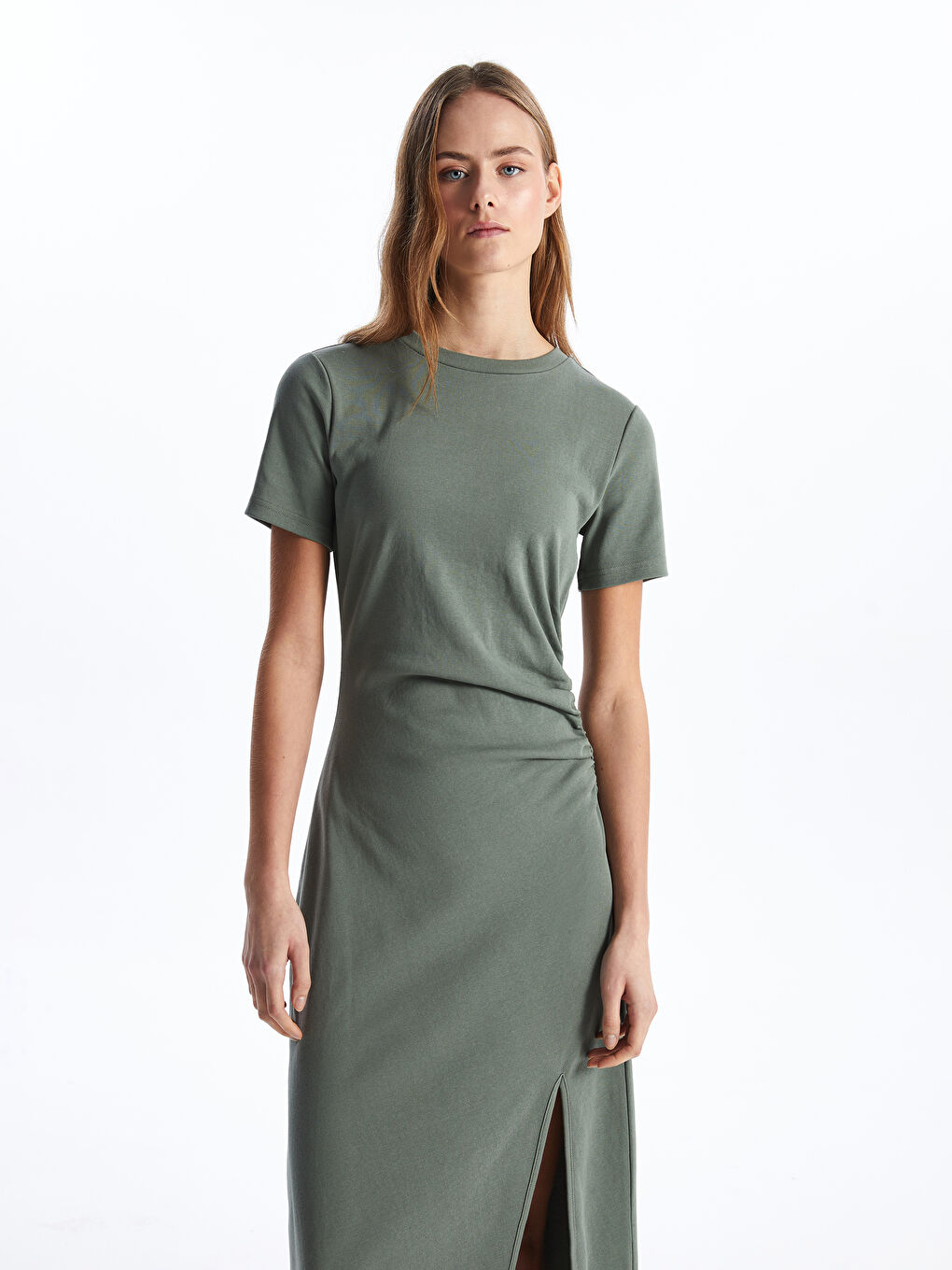 მრგვალი საყელო უბრალო მოკლე სახელო ქალებისთვის კაბა