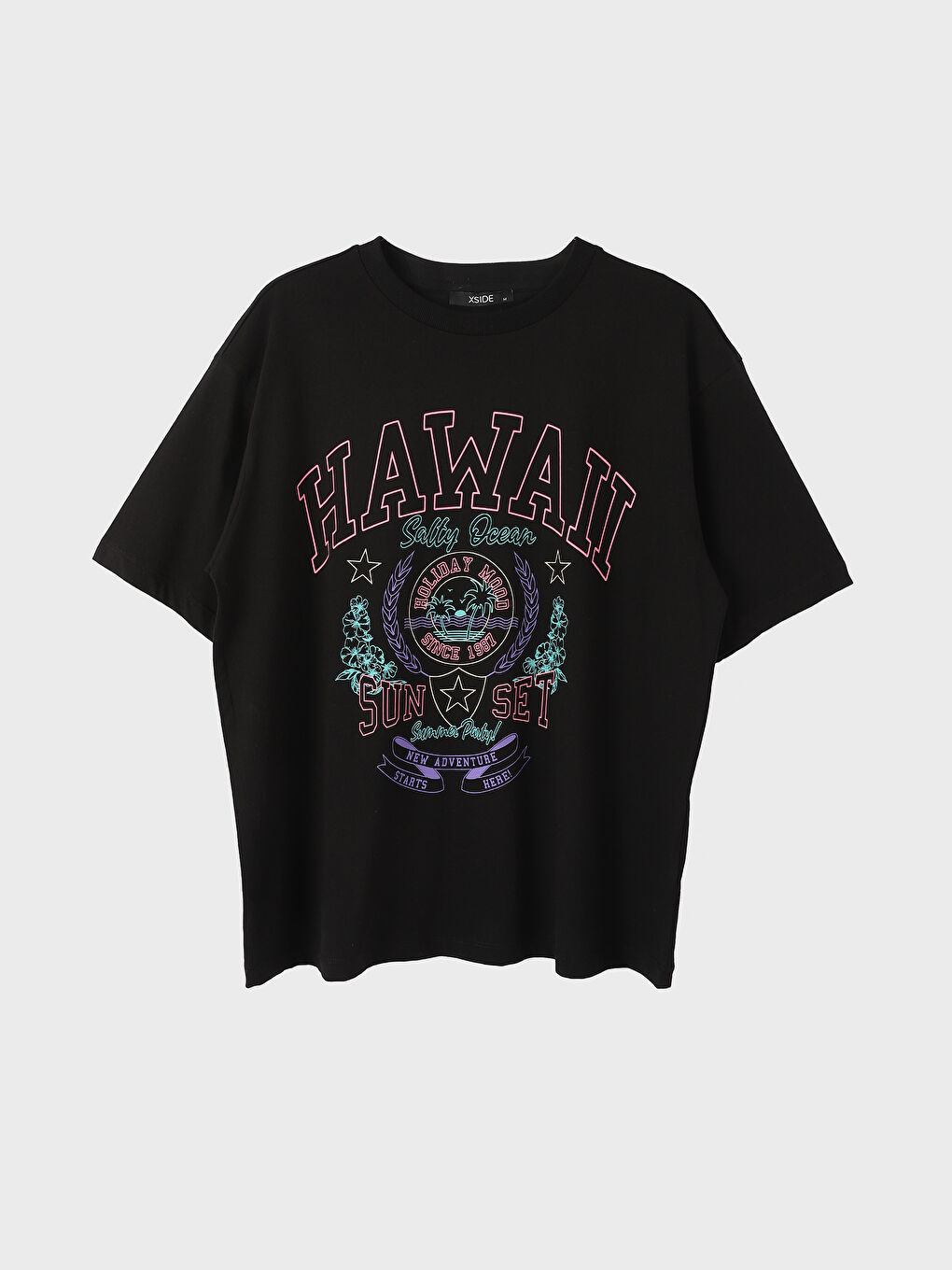 تيشيرت مطبوع بياقة دائرية وكم قصير للسيدات